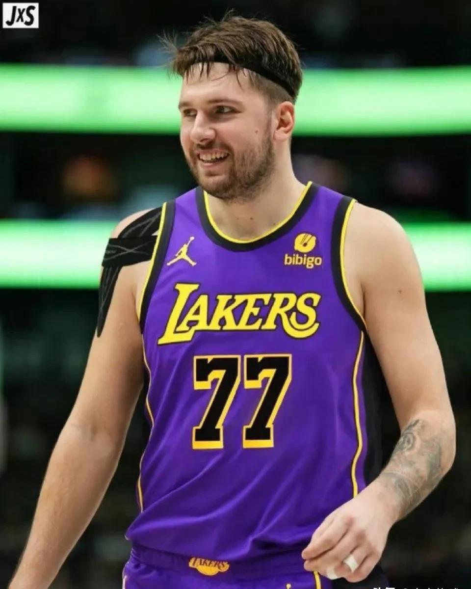 澳客体育官网-冠军中锋申请加盟湖人！联手东契奇詹姆斯组NBA最强大三巨头的简单介绍