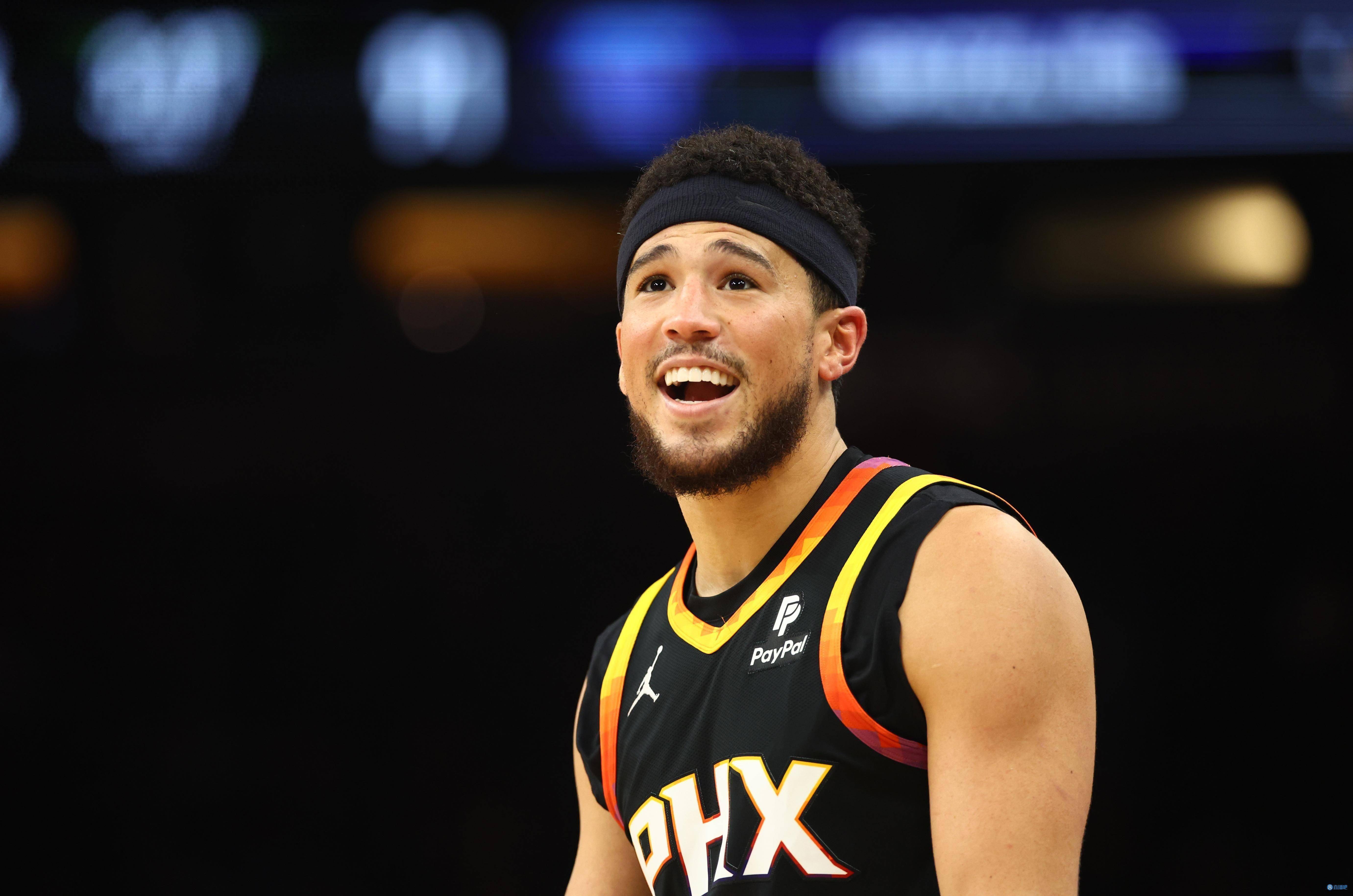 澳客体育app-NBA-创历史!布克2年1.45亿美元提前续约太阳